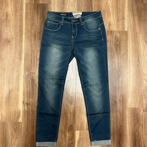 Hot kiss blue denim size 9 junior. Get the lift.